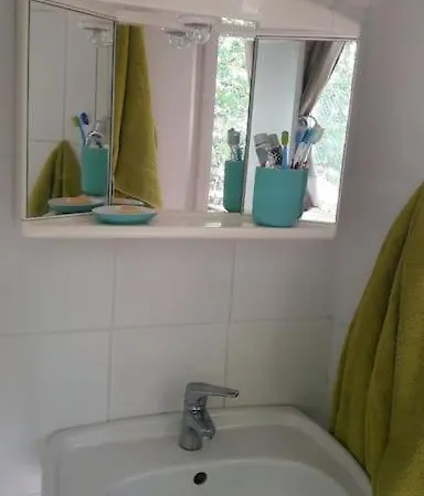 Zöld Kabin